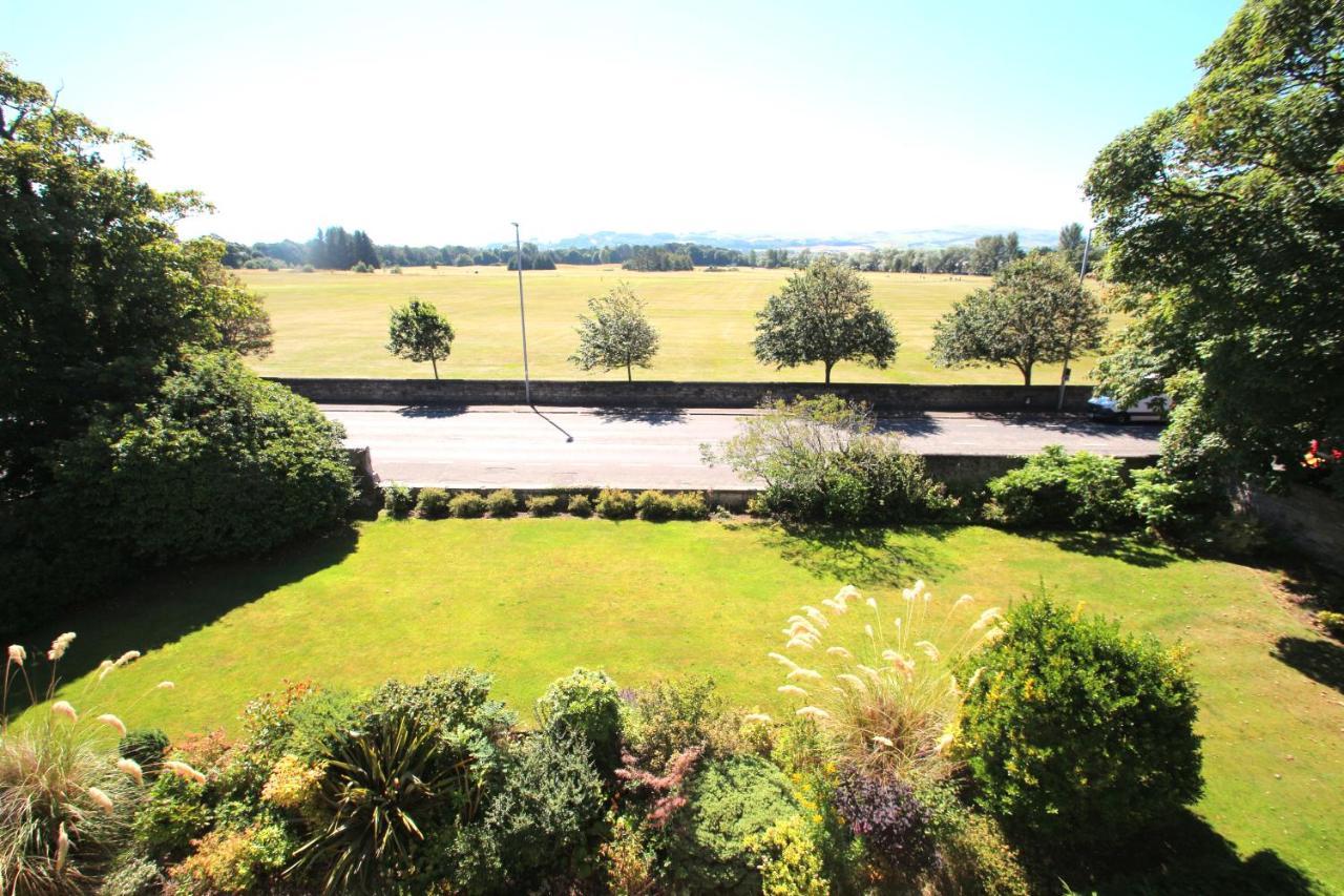 אייר Beautiful 2 To 3 Bed Apartment With Stunning Views! מראה חיצוני תמונה